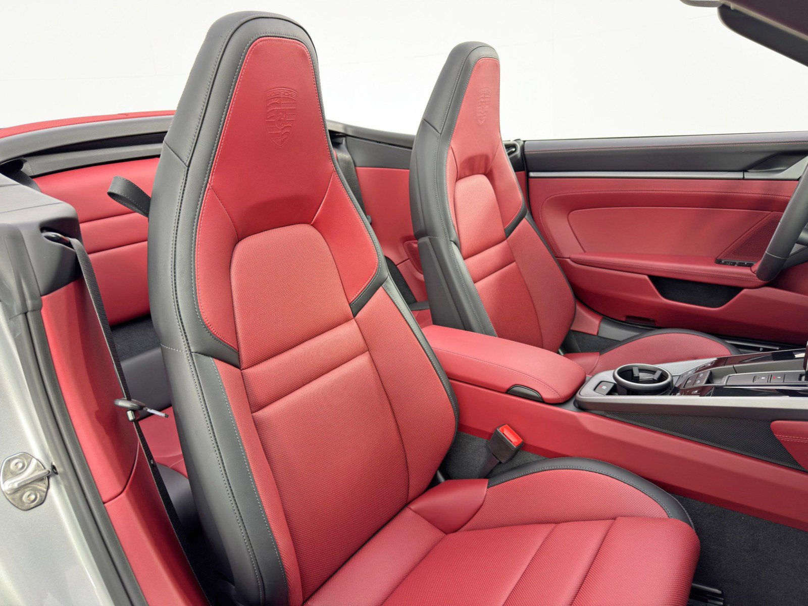Used 2025 Porsche 911 Carrera RWD image 39