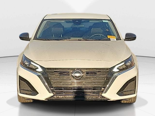 Used 2025 Nissan Altima 2.5 SV image 9