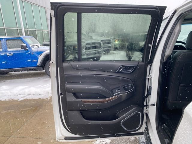 Used 2017 Chevrolet Suburban LT image 21