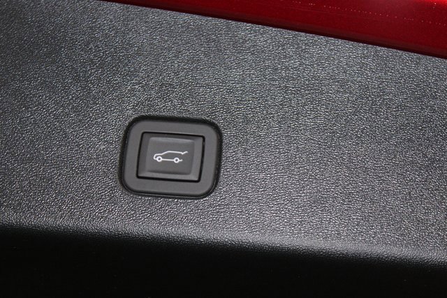 New 2025 Cadillac Optiq Sport 1 w/ LPO, ONYX Package image 35