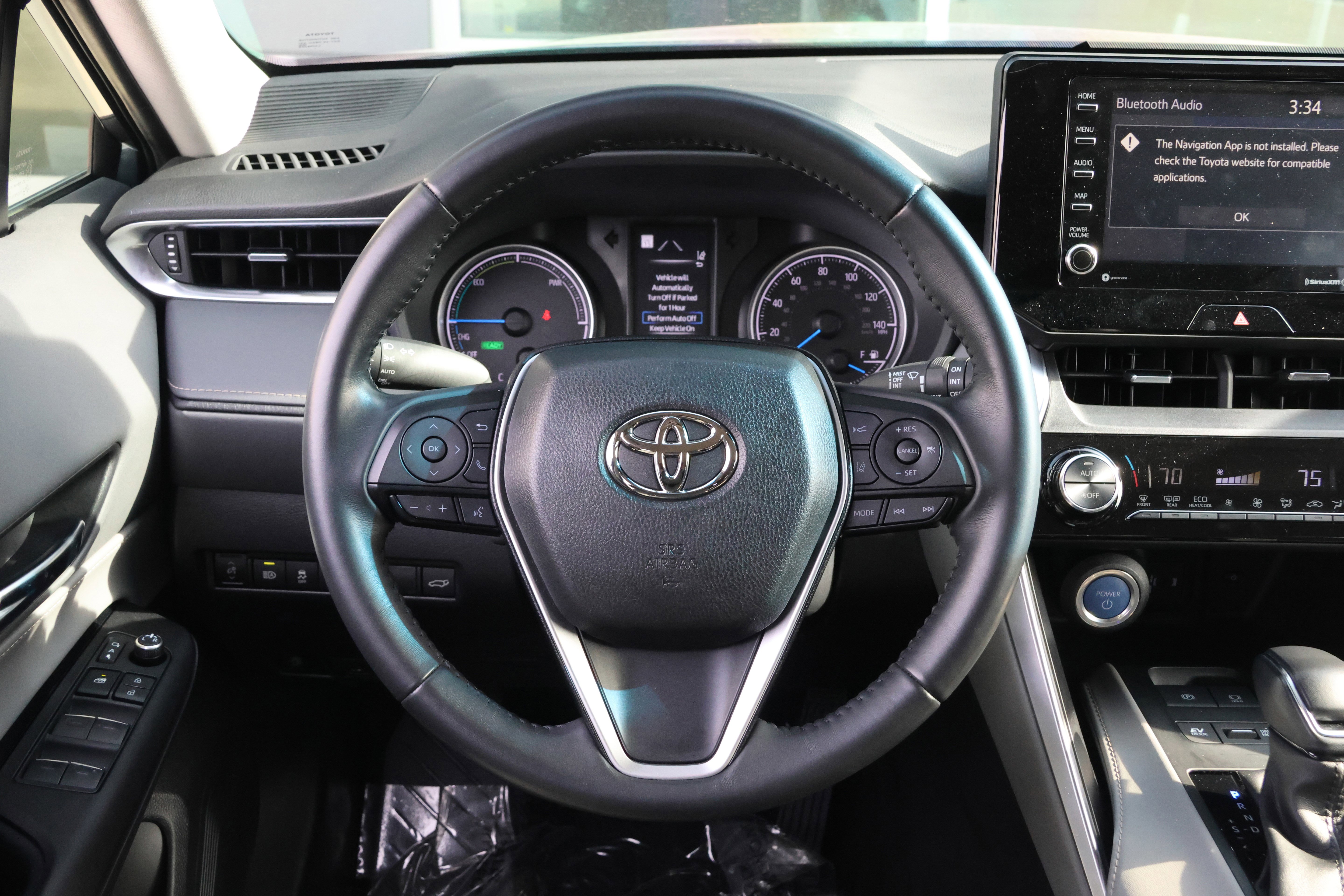Used 2022 Toyota Venza LE image 17