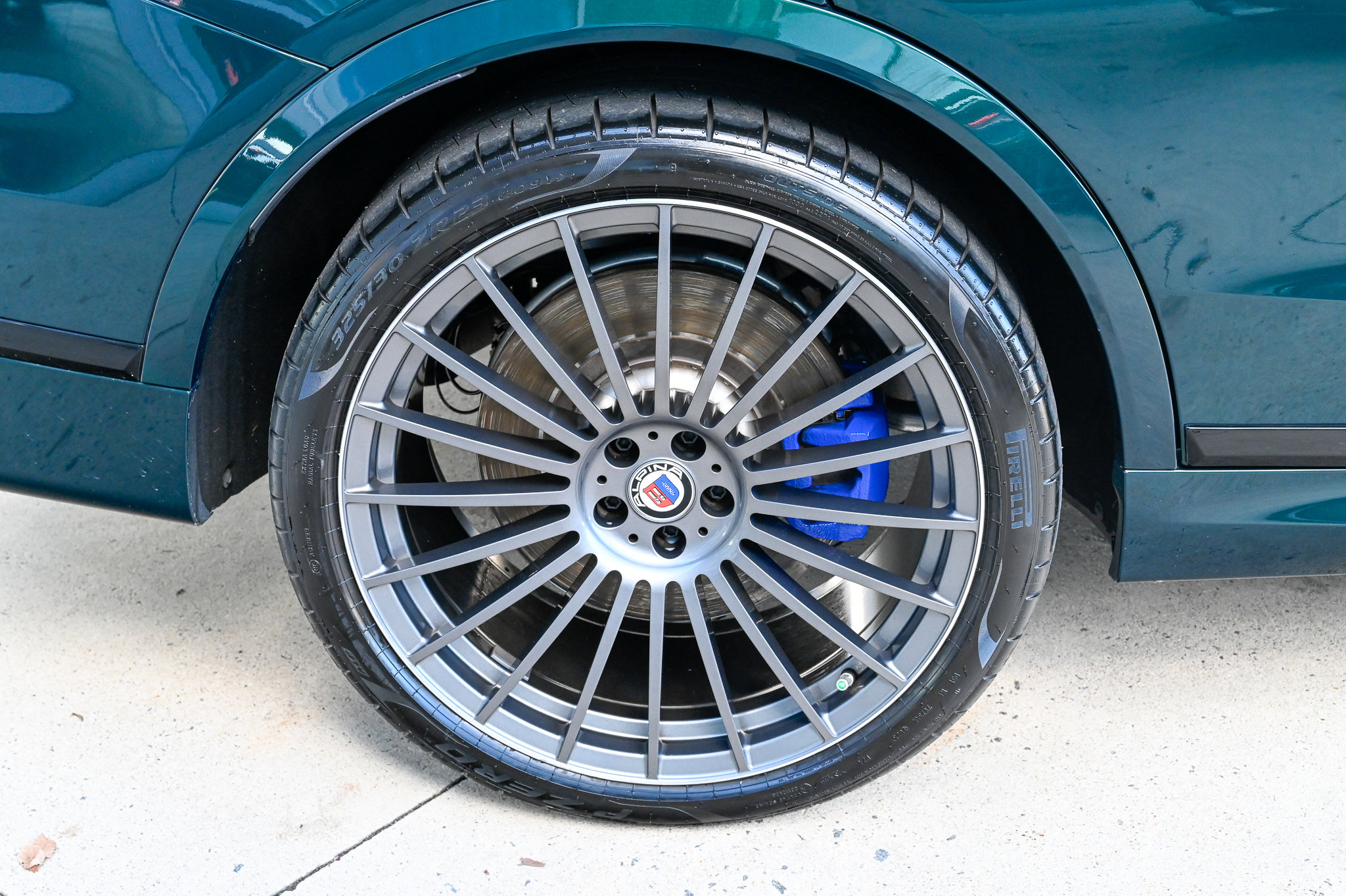 Used 2024 BMW ALPINA XB7 image 11