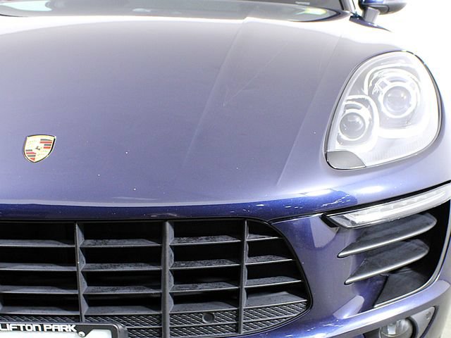 Used 2018 Porsche Macan AWD/4WD image 11