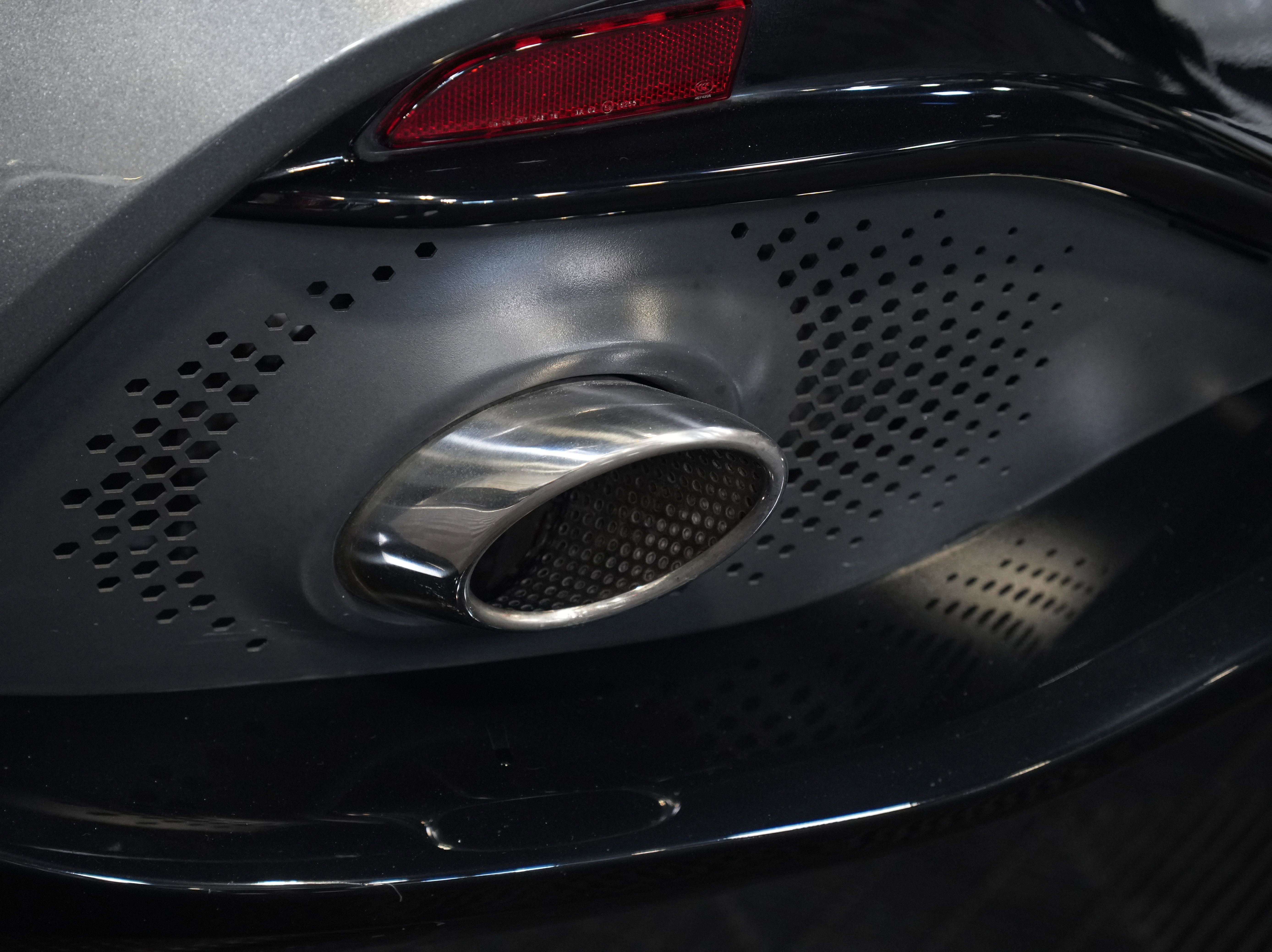 Used 2021 Aston Martin DBX AWD/4WD image 17