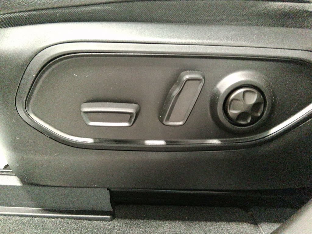 Used 2023 Jeep Grand Cherokee Limited AWD/4WD image 21