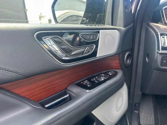 Used 2023 Lincoln Navigator L Reserve AWD/4WD image 15