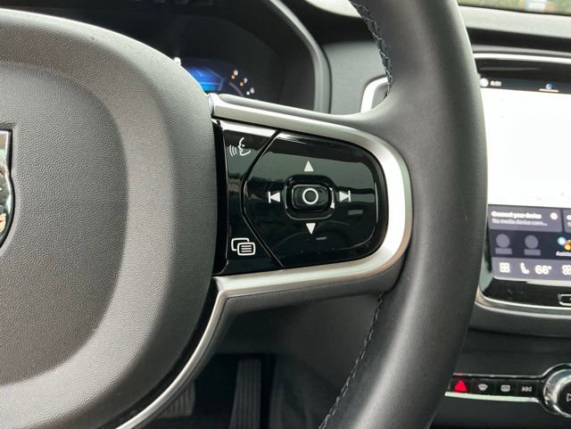 Certified 2025 Volvo XC90 B5 Core AWD/4WD image 19