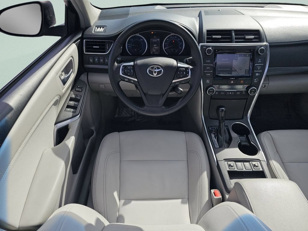 Used 2017 Toyota Camry XLE w/ Moonroof Package FWD image 4