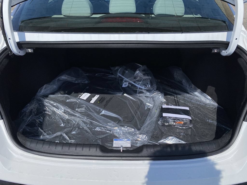New 2026 Hyundai Elantra Limited FWD image 31
