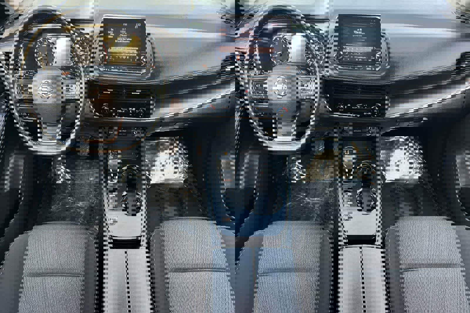 Certified 2025 Nissan Rogue SV image 4