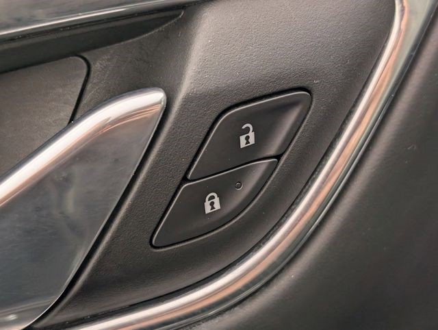 Certified 2023 Chevrolet Suburban Premier image 12