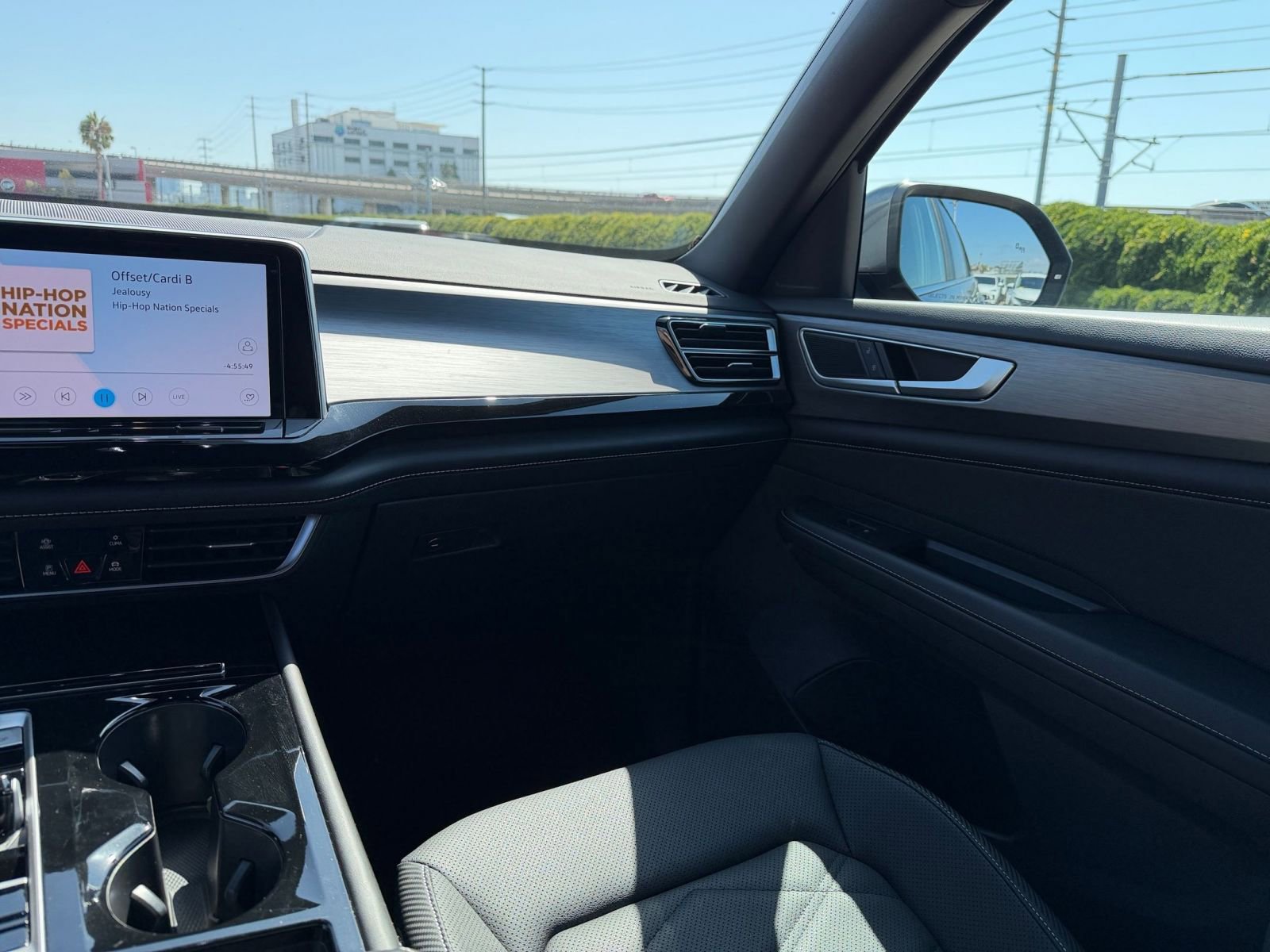 Used 2025 Volkswagen Atlas Cross Sport SE image 35