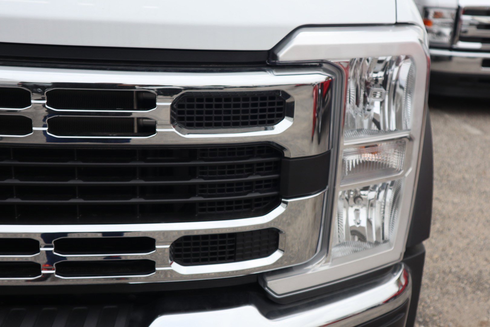 New 2026 Ford F550 4x4 Crew Cab image 12