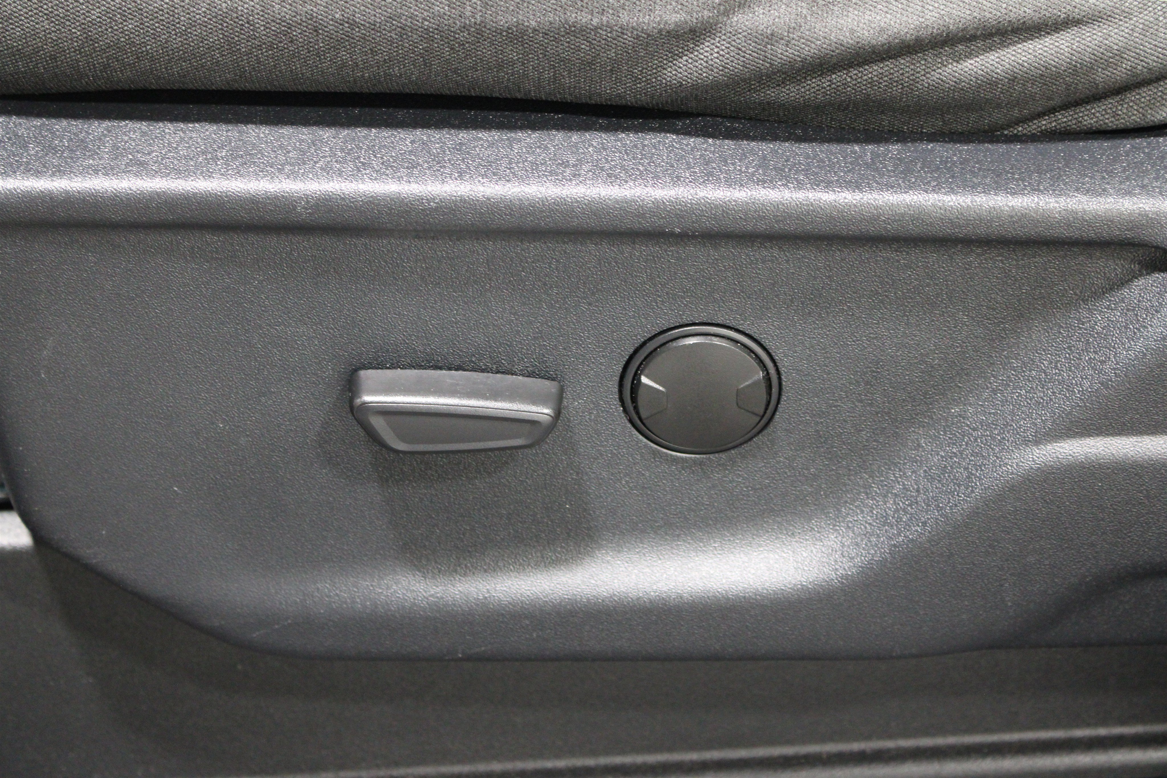 Used 2023 Ford F150 XLT AWD/4WD image 5