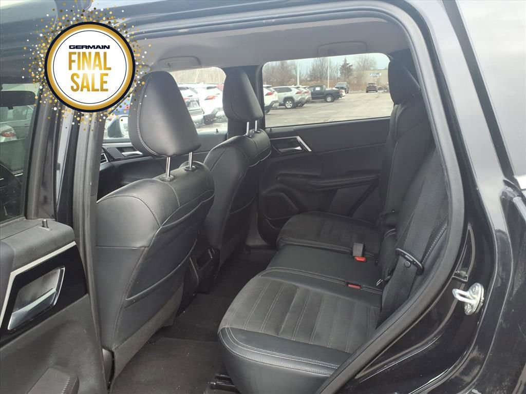 Used 2024 Mitsubishi Outlander SE image 9