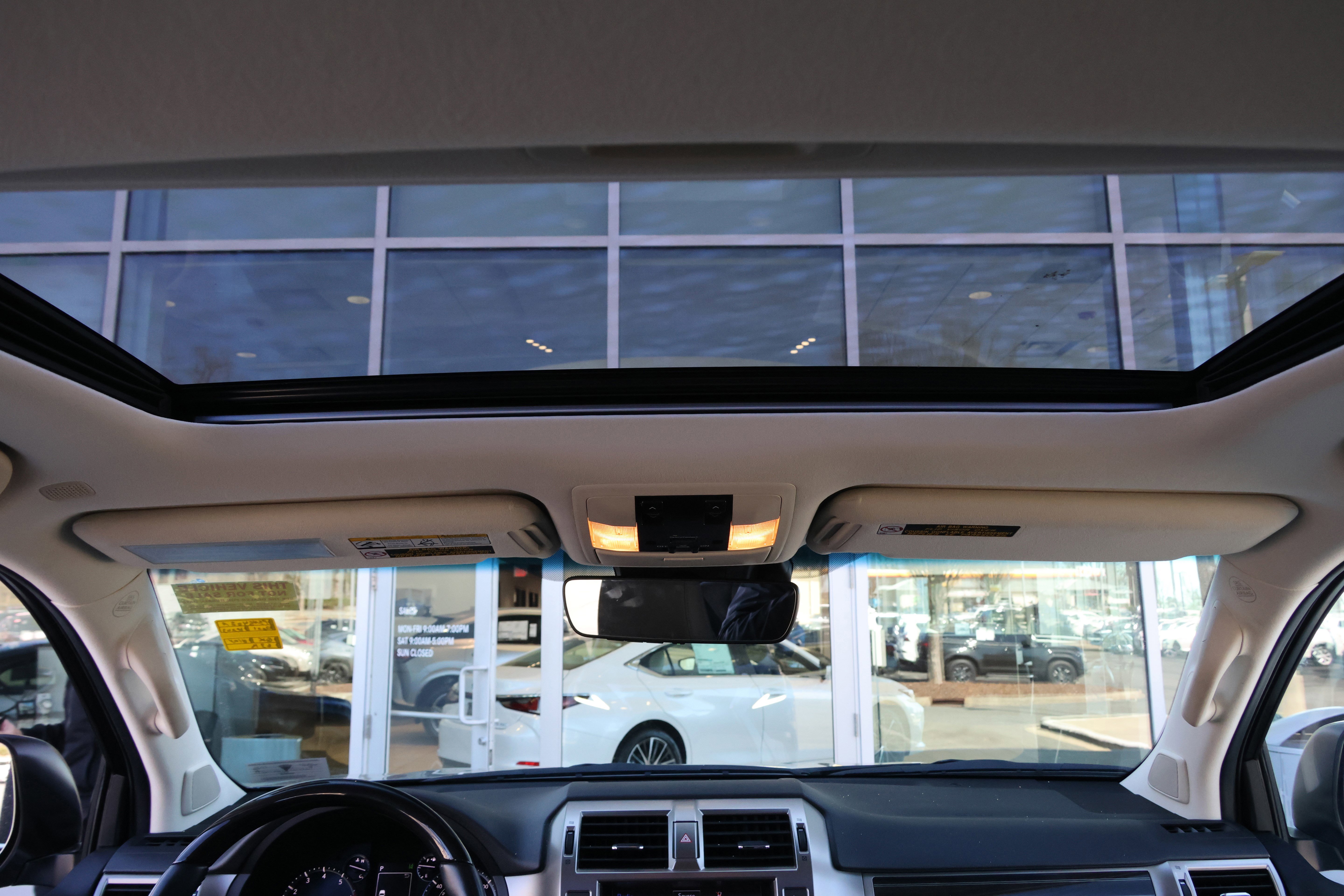 Used 2021 Lexus GX 460 Luxury w/ Accessory Package image 32