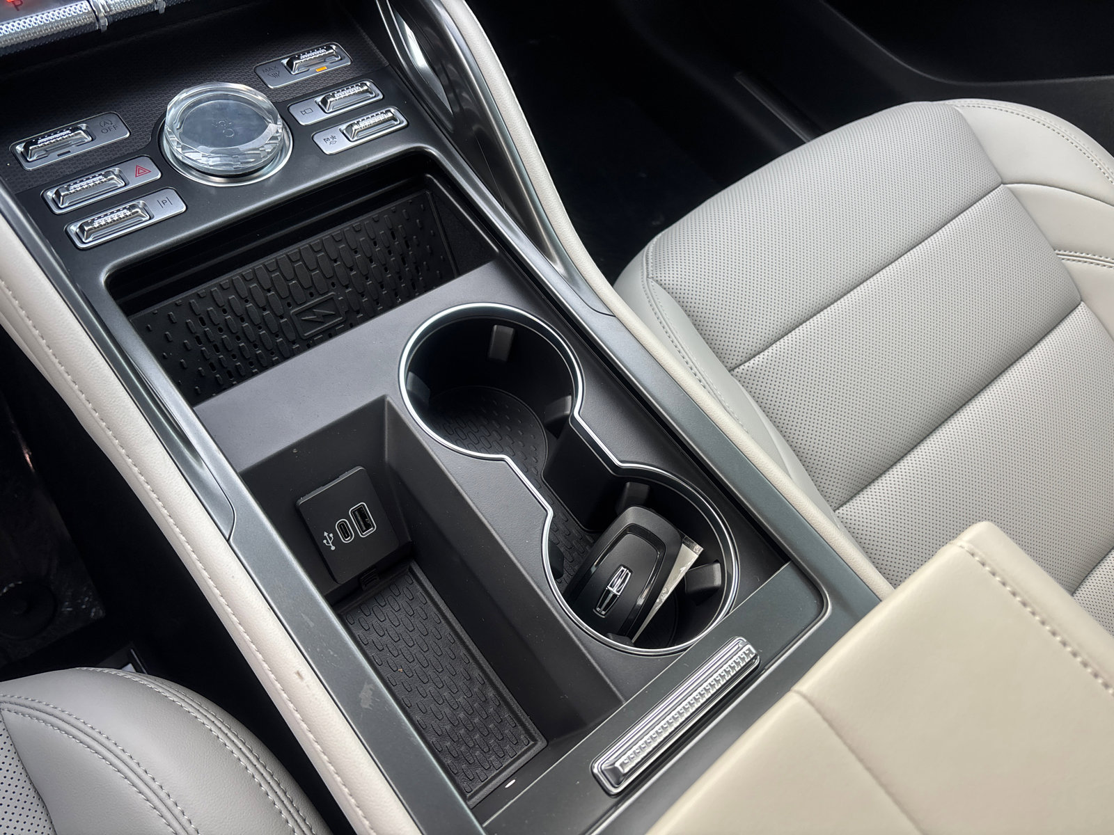 New 2026 Lincoln Nautilus Premier image 25