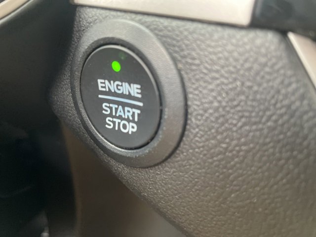 Used 2022 Ford Escape SE image 30