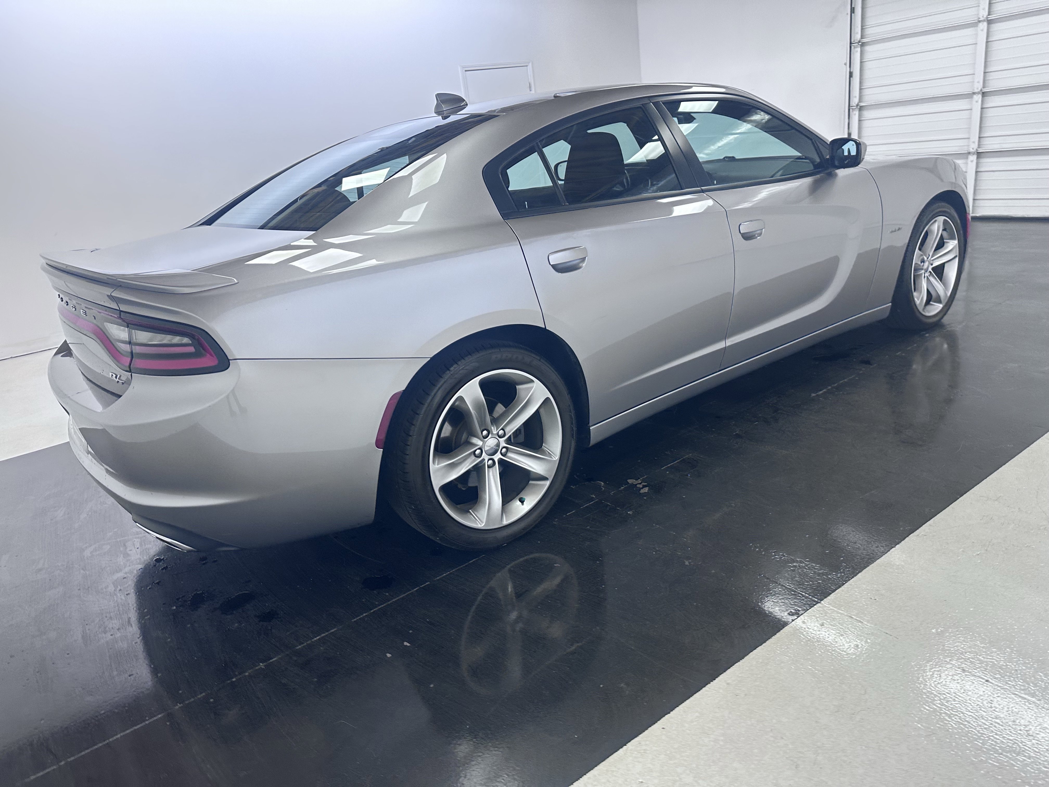 Used 2016 Dodge Charger R/T RWD image 15