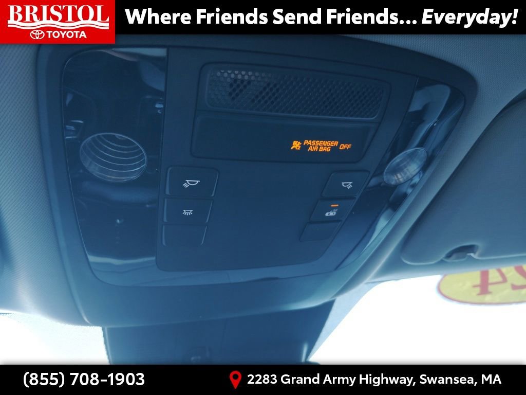 Used 2024 Kia Carnival LX image 24