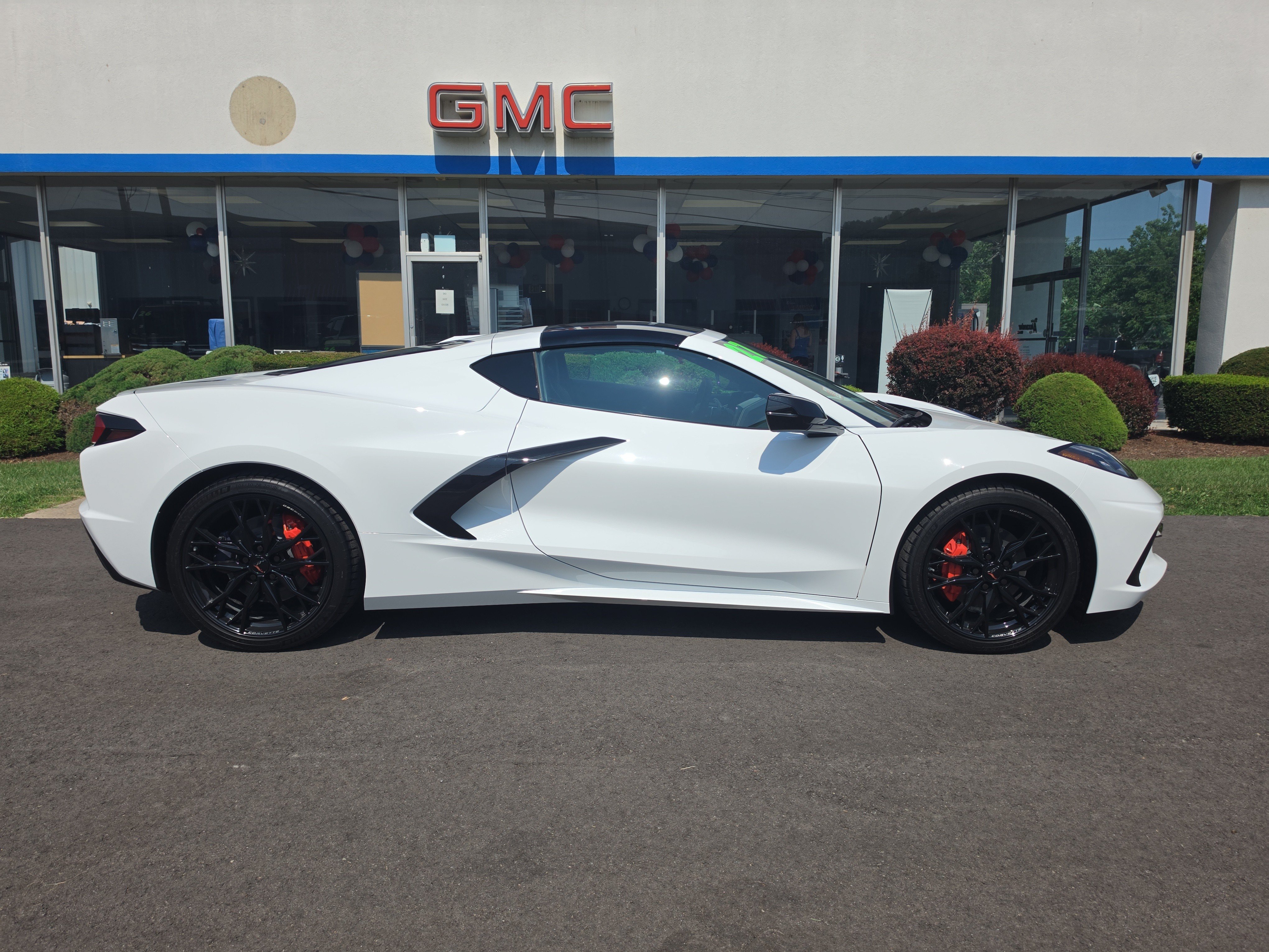 New 2027 Chevrolet Corvette Stingray Coupe RWD image 2