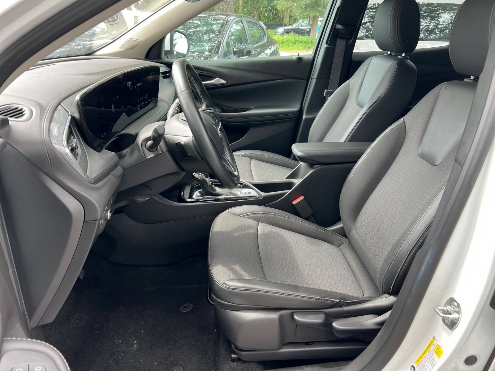 Used 2025 Buick Encore GX Preferred FWD image 25