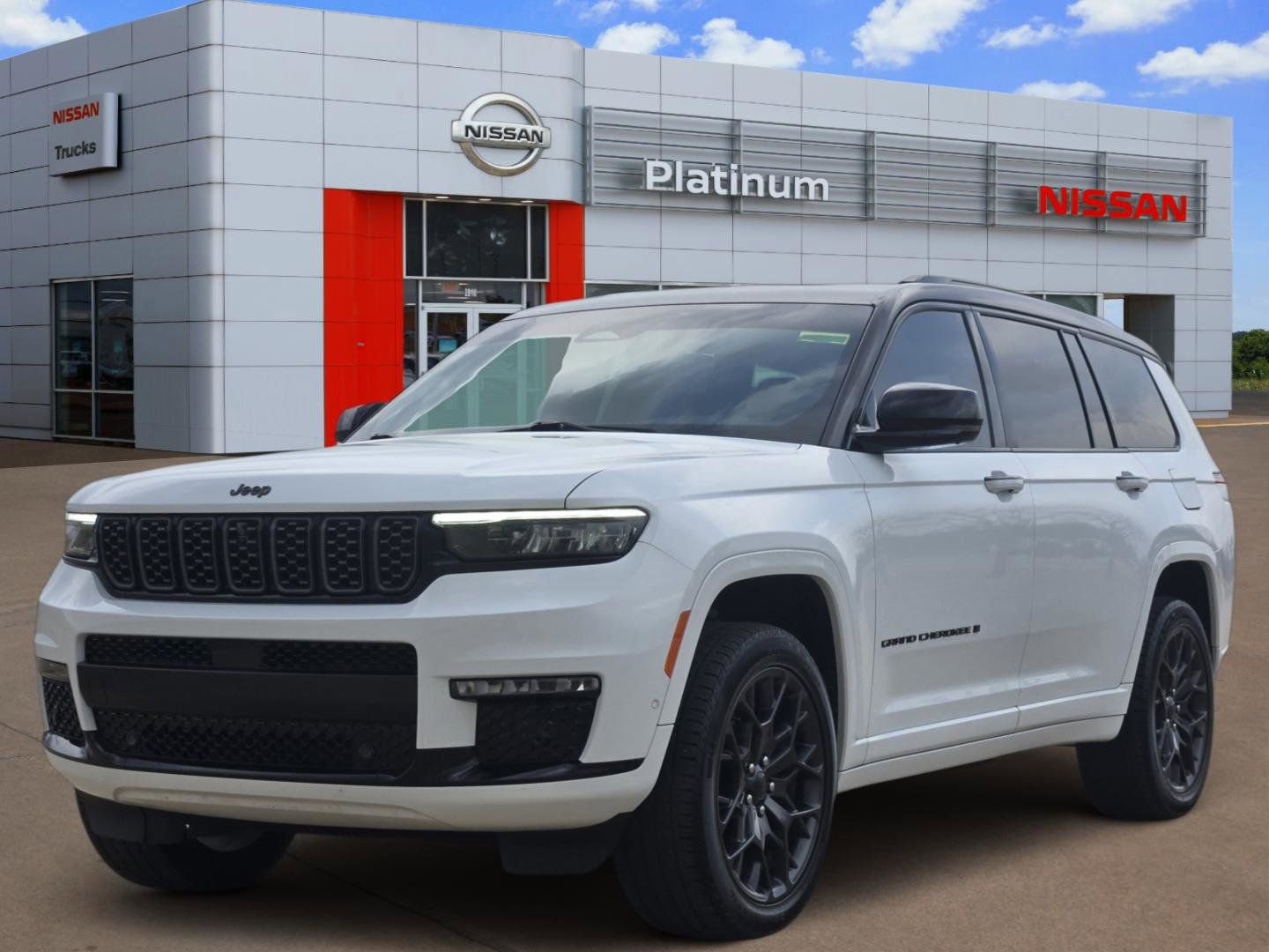 Used 2024 Jeep Grand Cherokee L Summit w/ High Altitude Package image 2