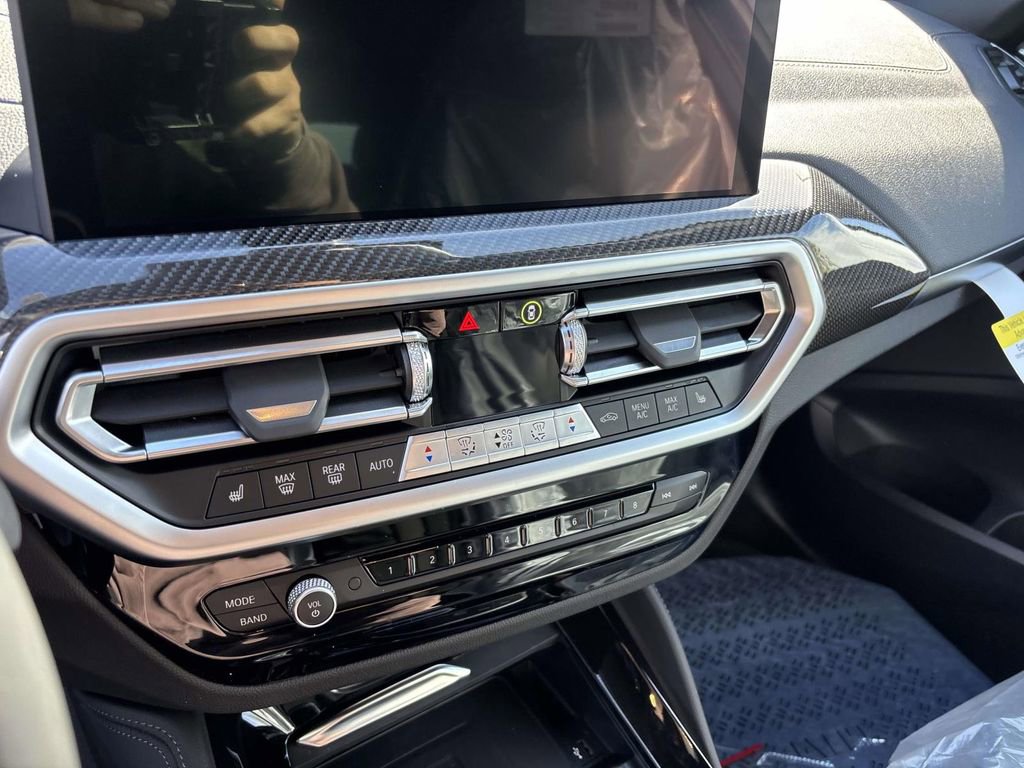 New 2025 BMW X4 M40i w/ Premium Package image 15