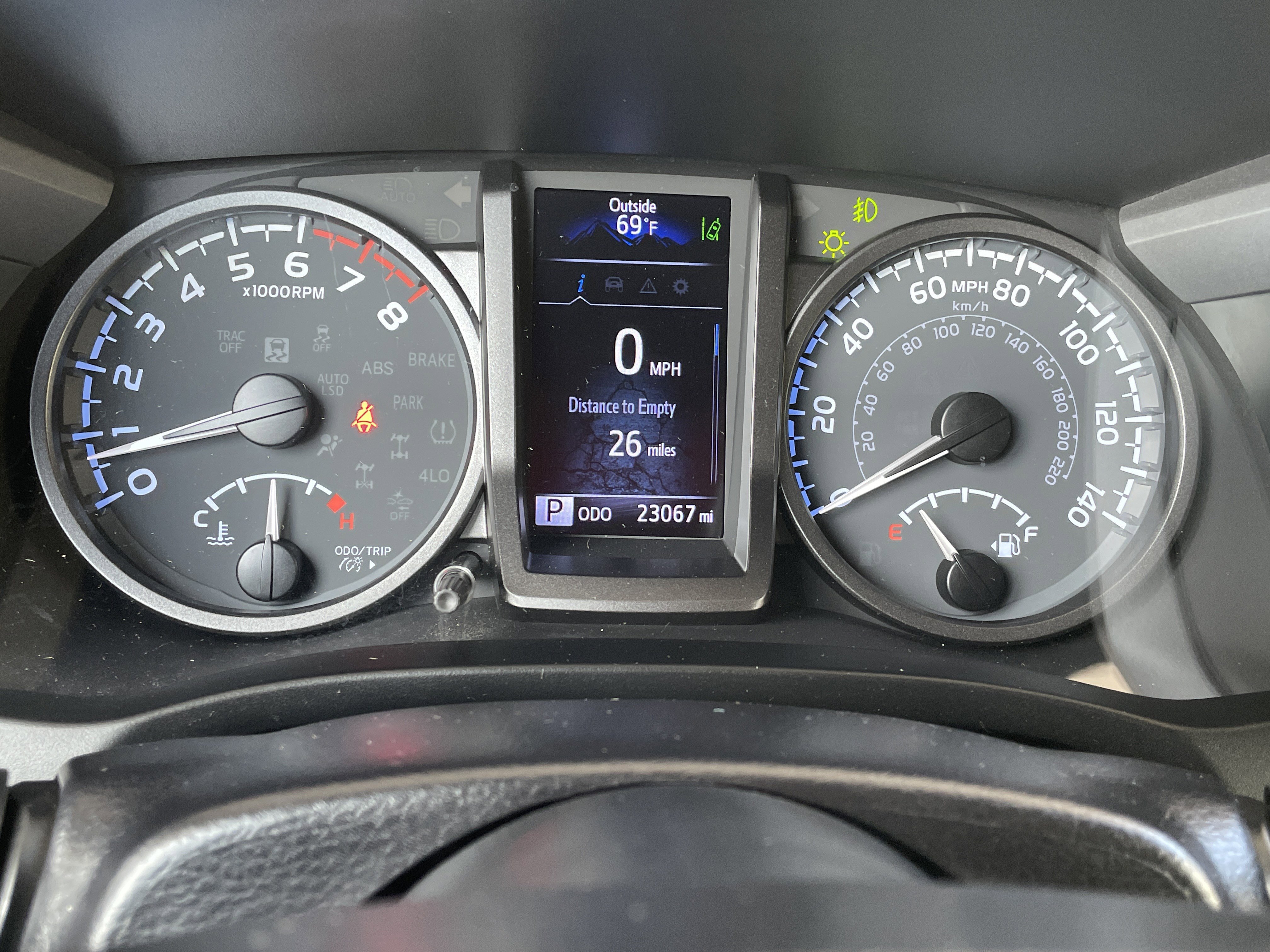 Used 2022 Toyota Tacoma TRD Off-Road image 8