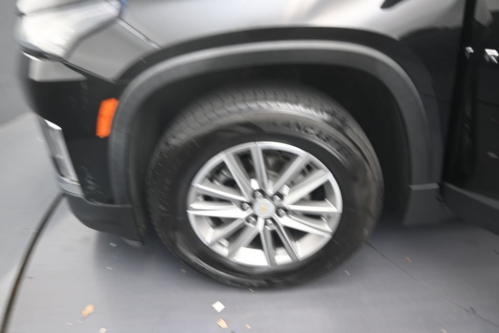 Used 2023 Chevrolet Traverse LT FWD image 11