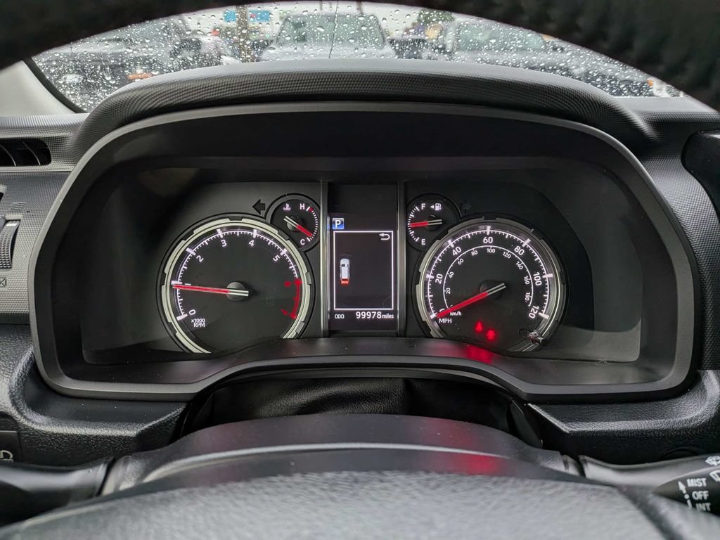 Used 2020 Toyota 4Runner Venture w/ Moonroof Package AWD/4WD image 26