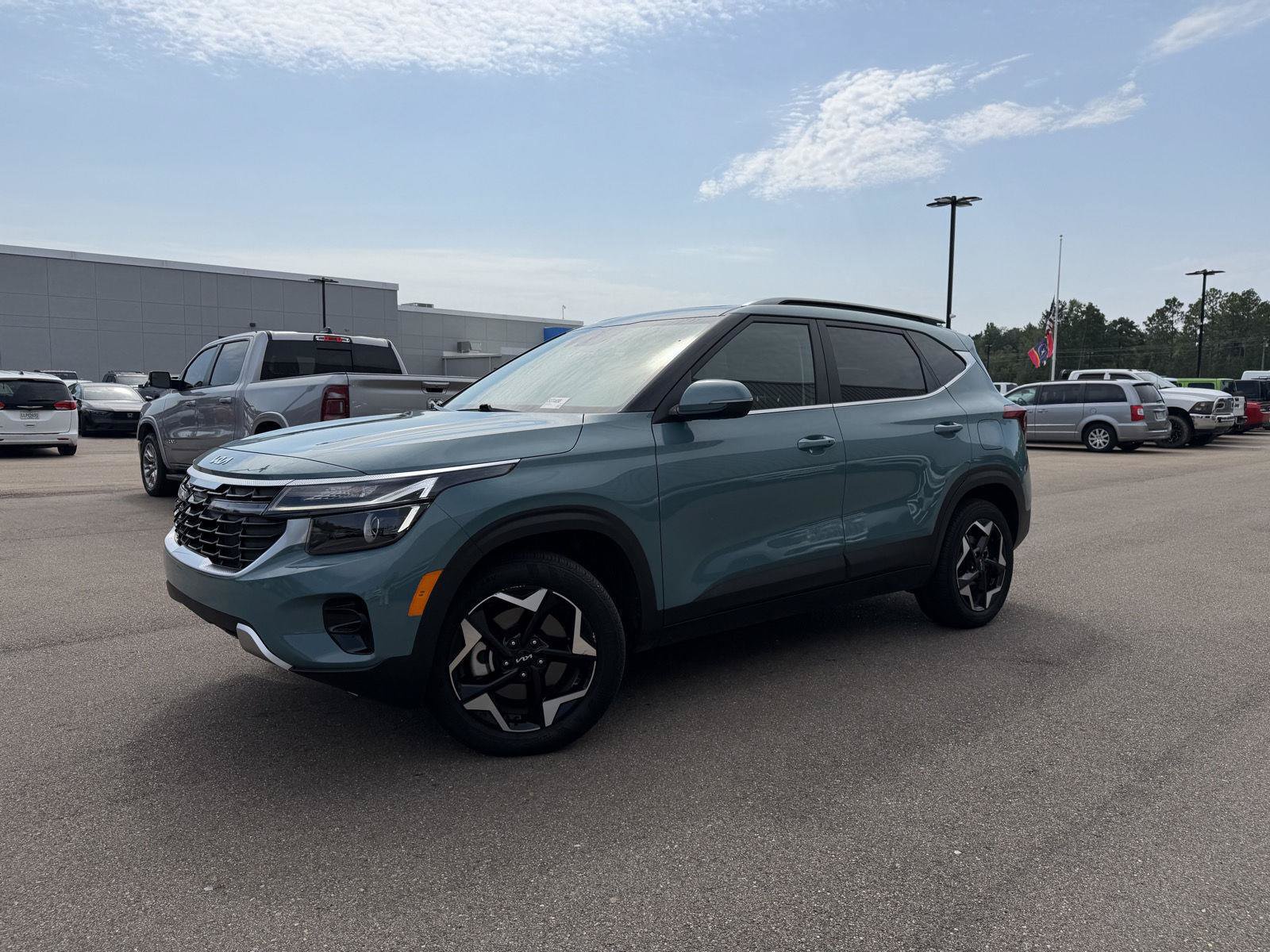 Used 2025 Kia Seltos EX w/ EX Sunroof Package AWD/4WD image 1