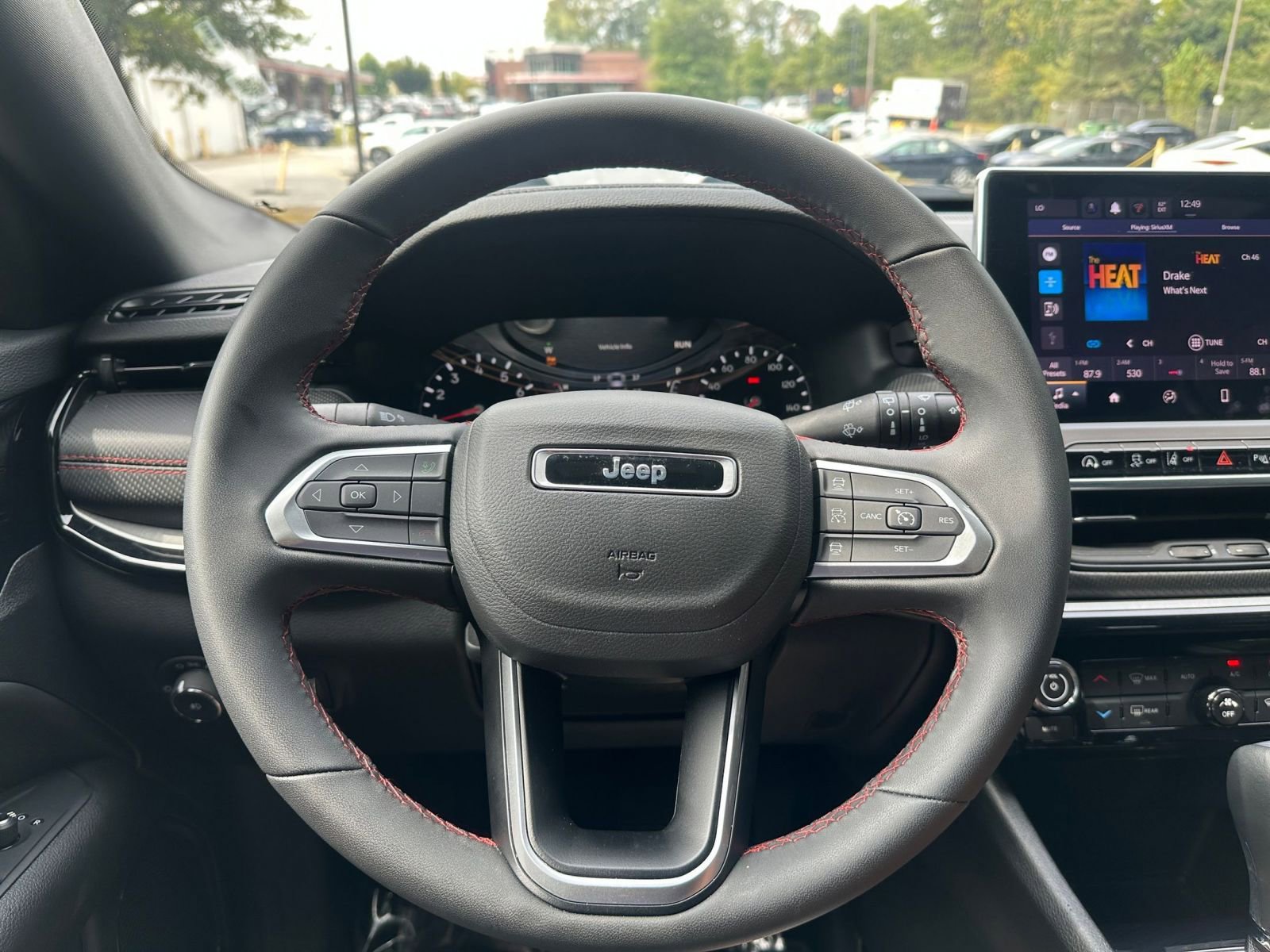 Used 2025 Jeep Compass Trailhawk image 28