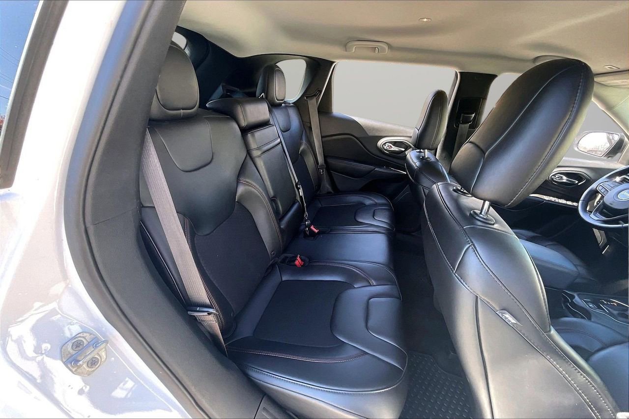 Used 2019 Jeep Cherokee Trailhawk w/ Comfort/Convenience Group image 24