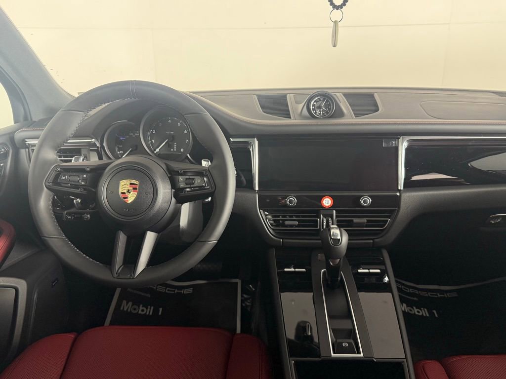New 2026 Porsche Macan image 22