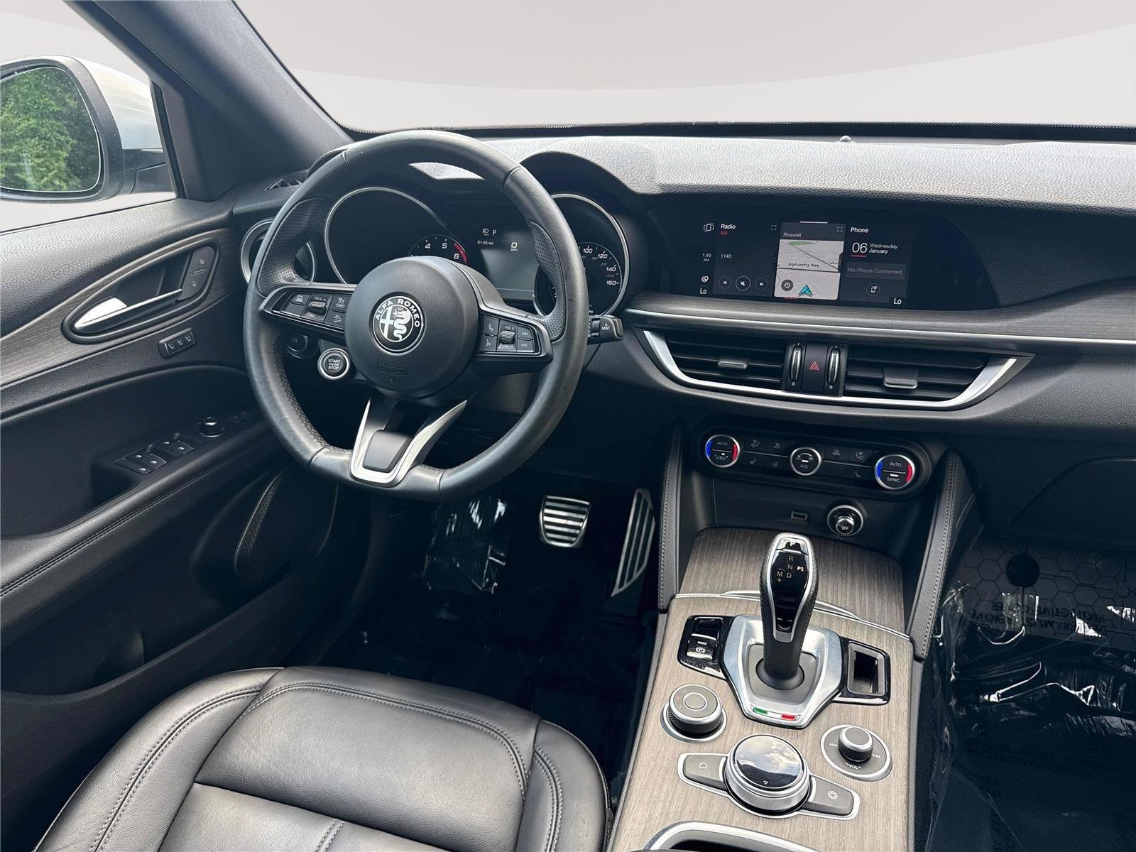 Used 2023 Alfa Romeo Stelvio Ti AWD/4WD image 14