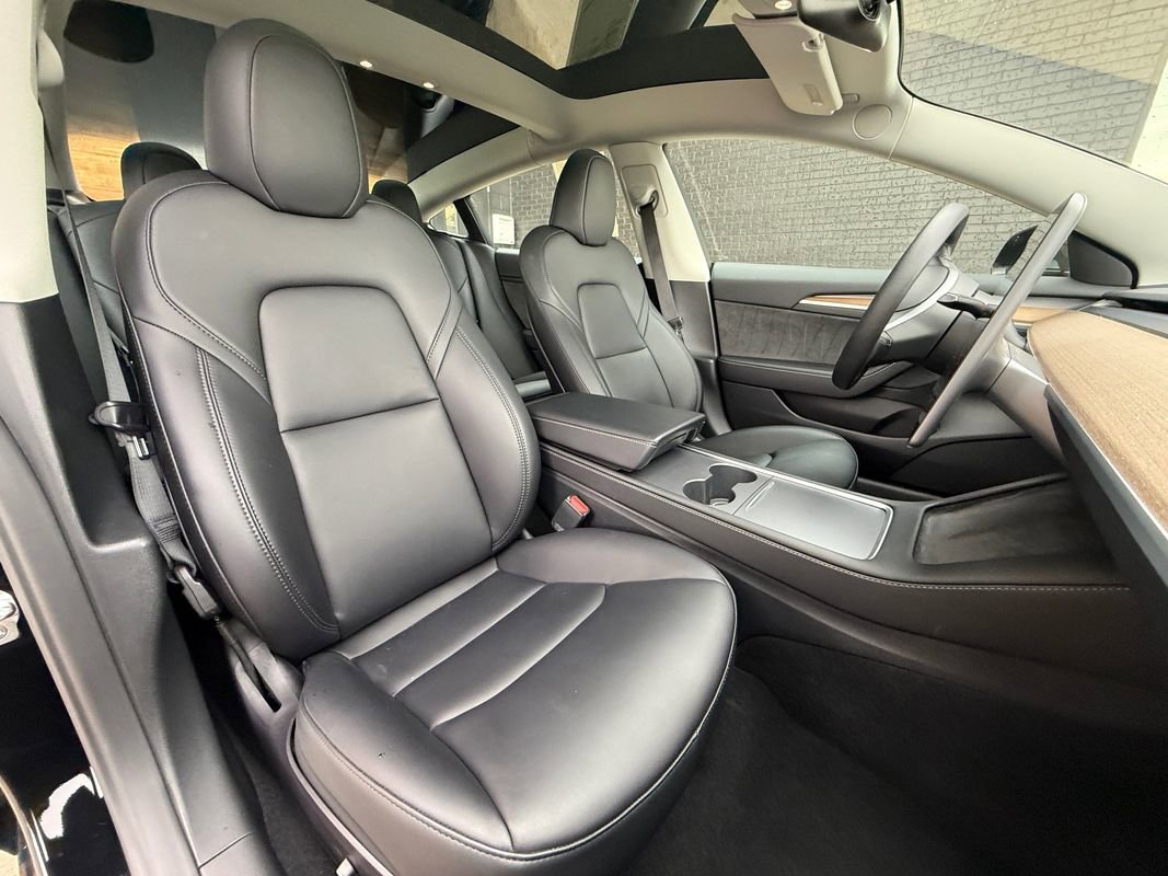Used 2023 Tesla Model 3 Standard Range RWD image 4