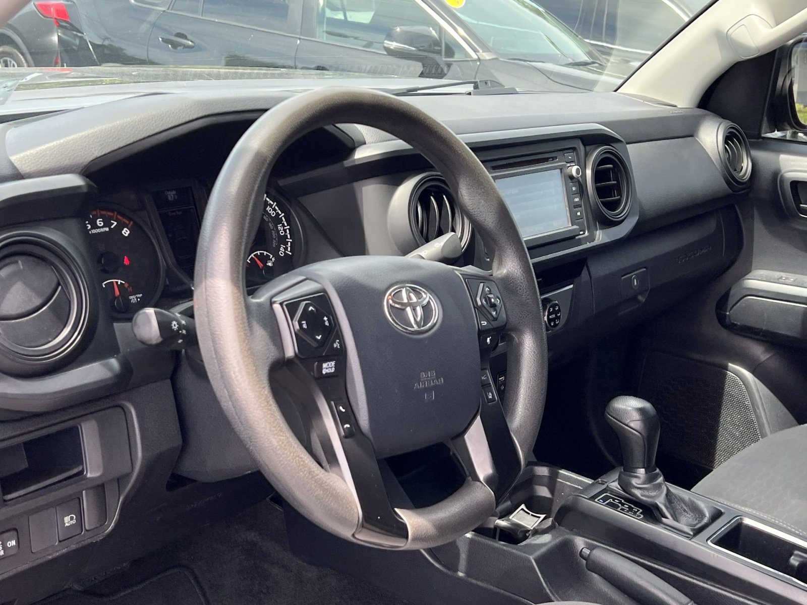 Used 2018 Toyota Tacoma SR w/ SR Convenience Package RWD image 17