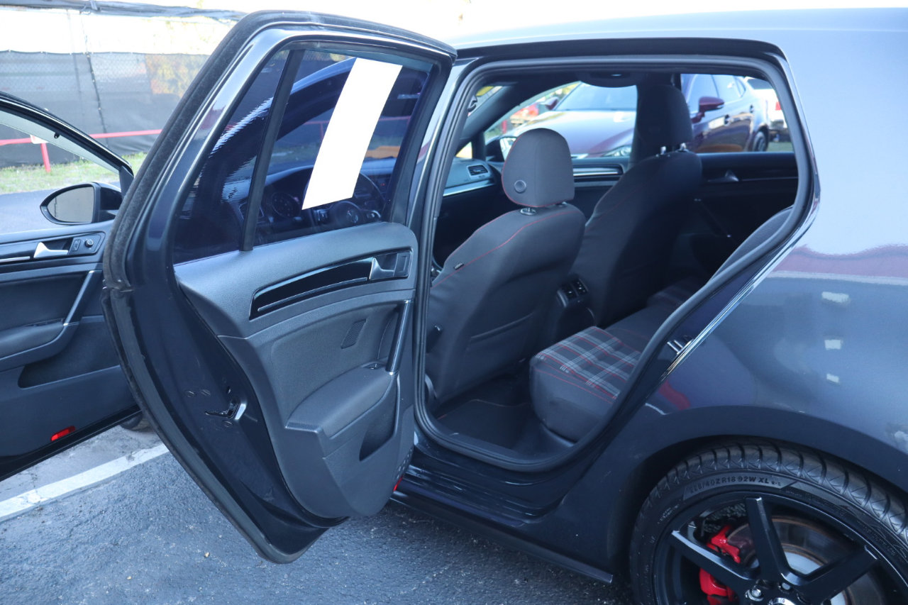 Used 2017 Volkswagen GTI Sport image 29