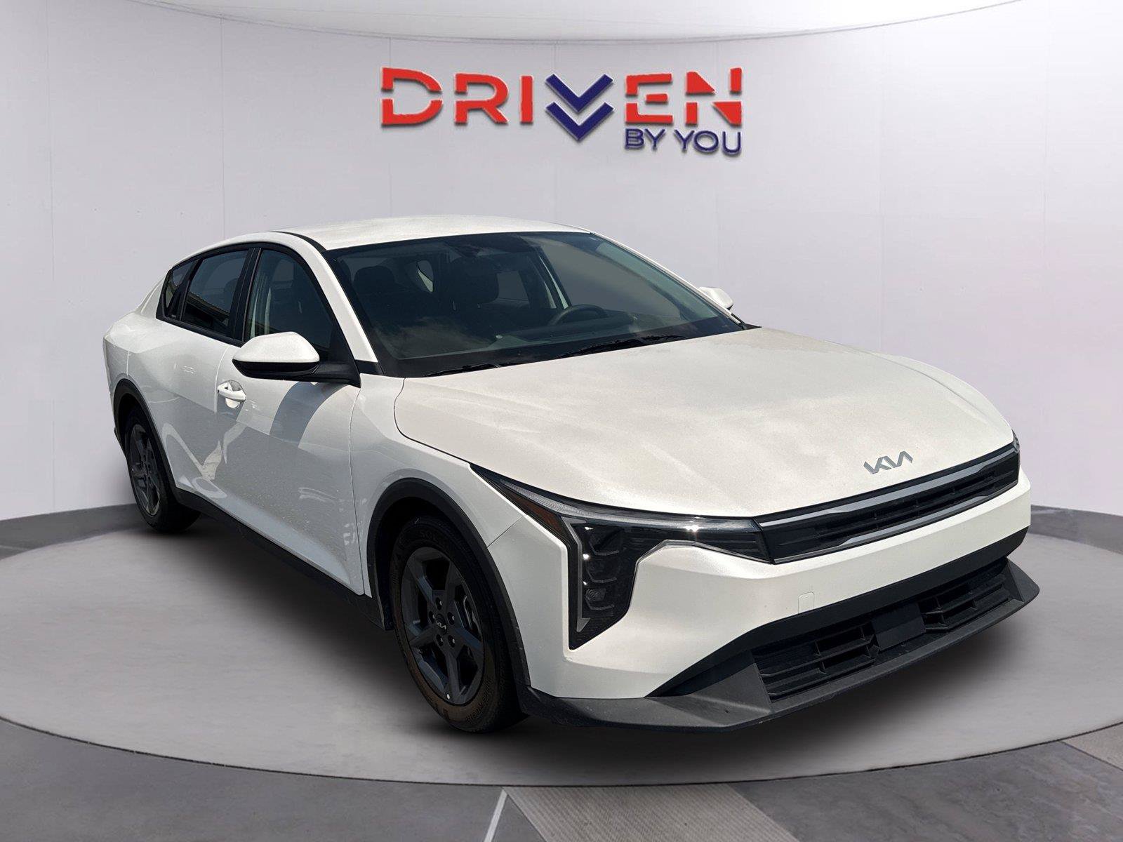 Used 2025 Kia K4 FWD image 2