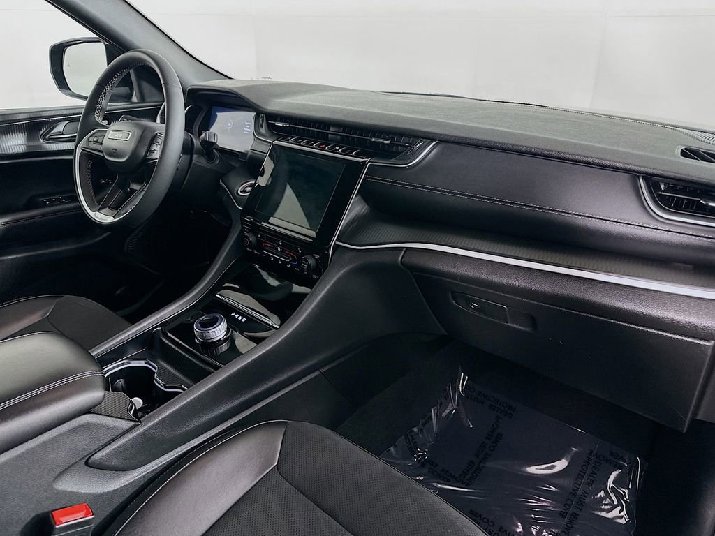 Certified 2024 Jeep Grand Cherokee Altitude image 40