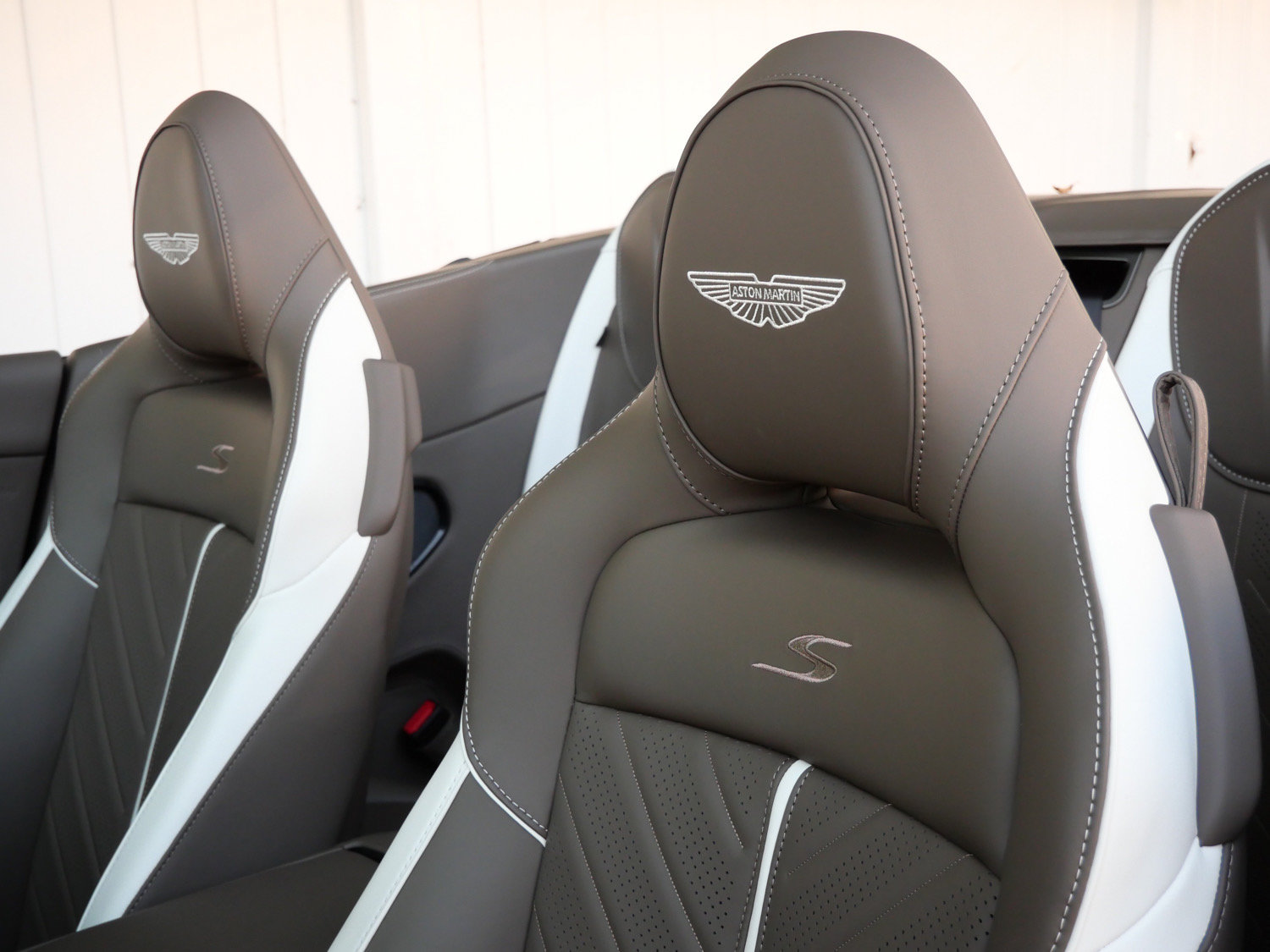 New 2026 Aston Martin DB12 Convertible RWD image 5