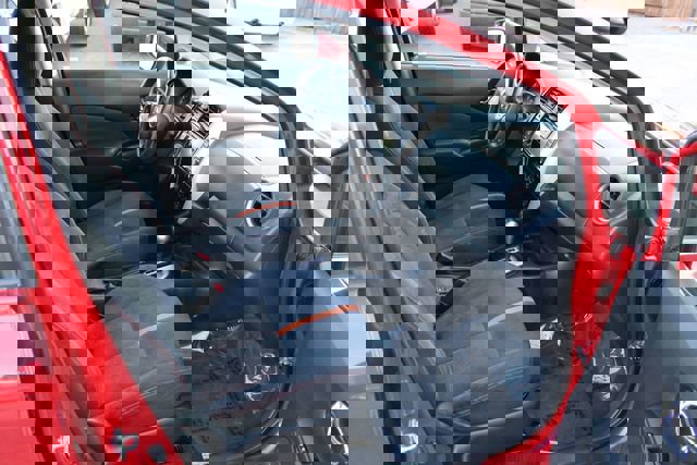 Used 2015 Nissan Versa Note SR w/ SR Tech Package image 12