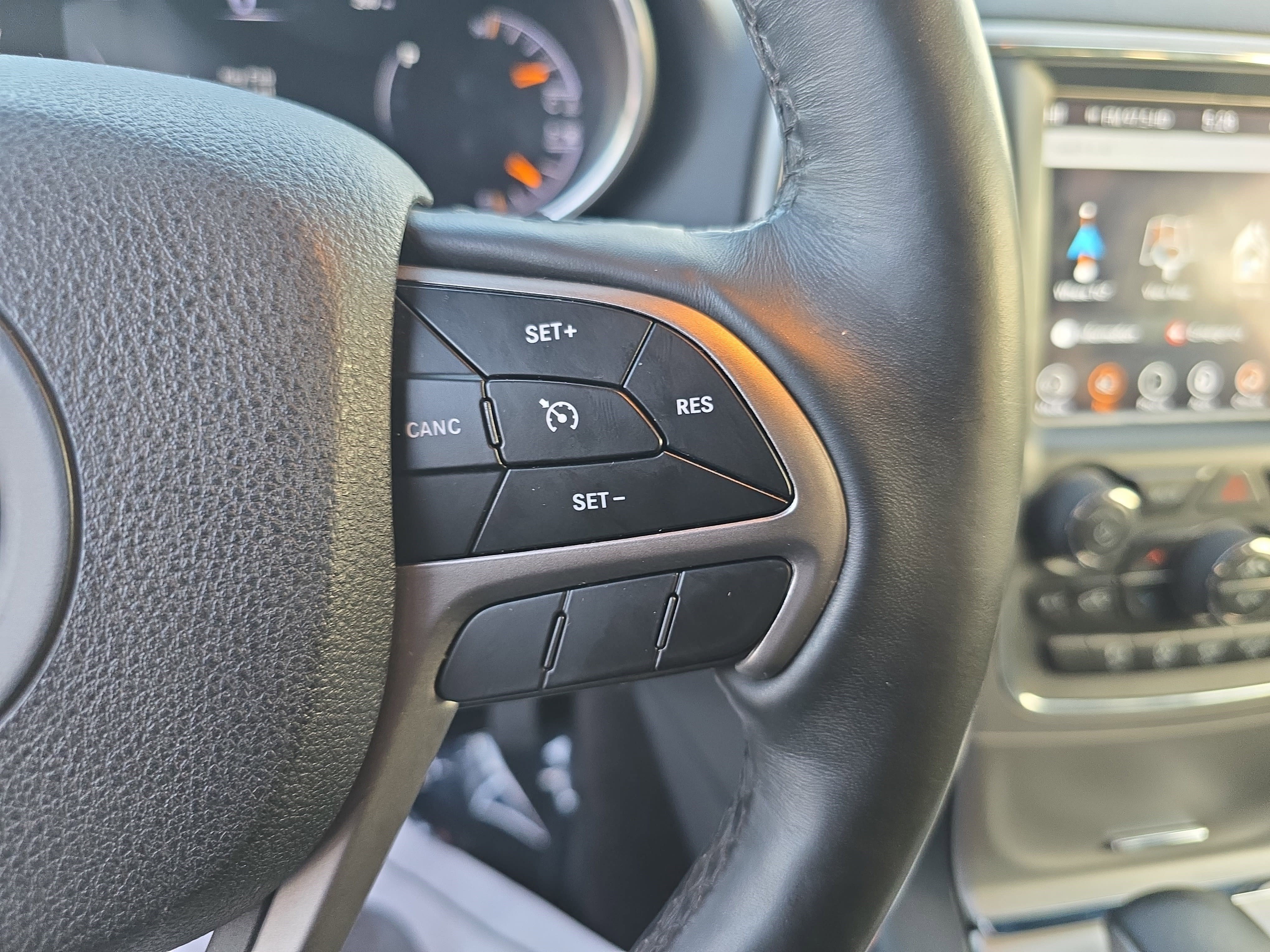 Used 2018 Jeep Grand Cherokee Limited image 17