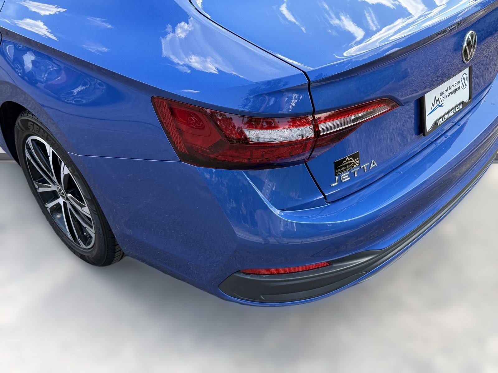 Used 2024 Volkswagen Jetta Sport FWD image 12