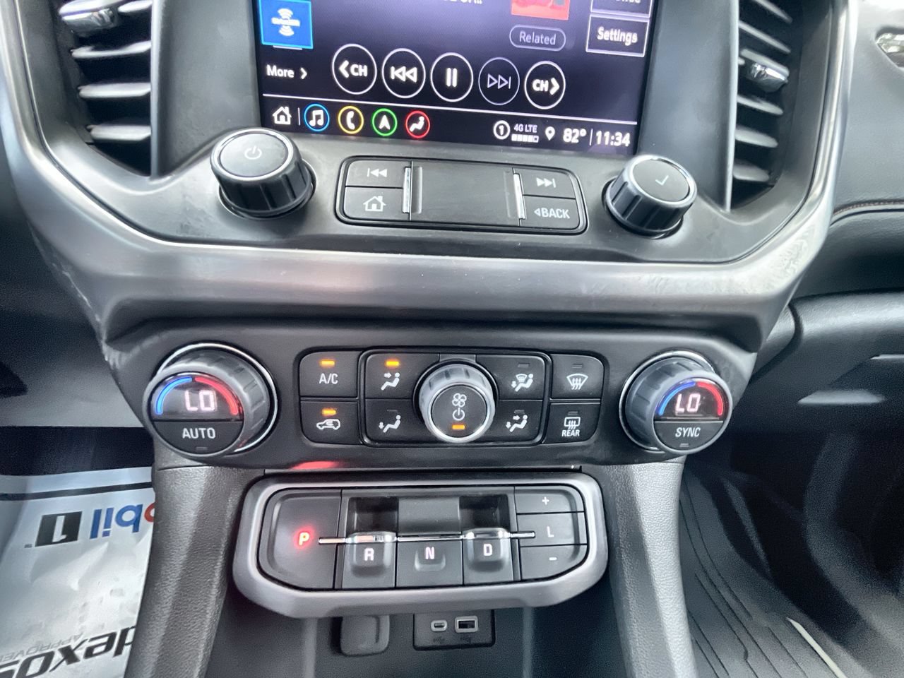 Used 2023 GMC Acadia AT4 w/ Technology Package AWD/4WD image 17