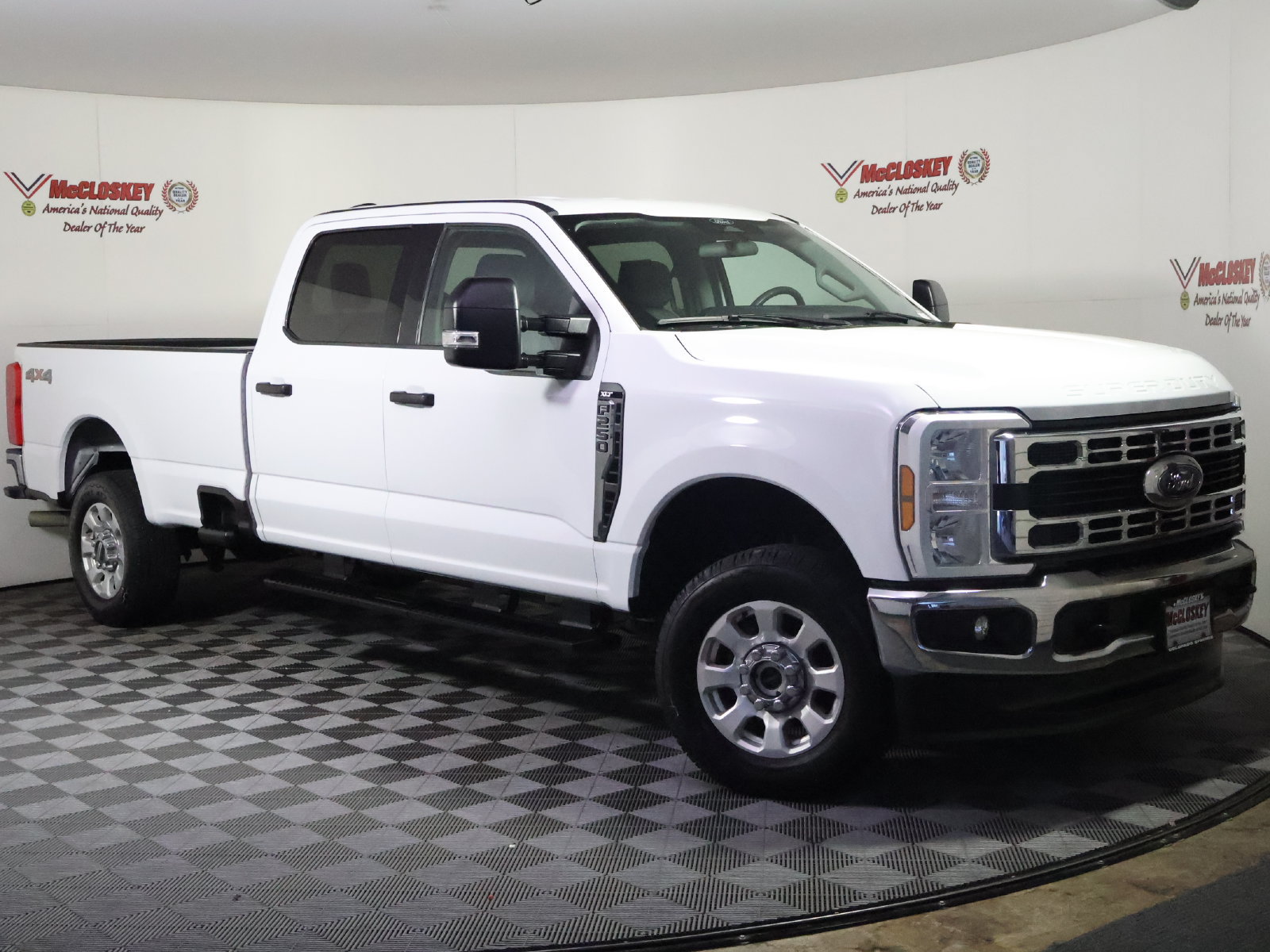 Used 2024 Ford F250 XLT AWD/4WD image 2