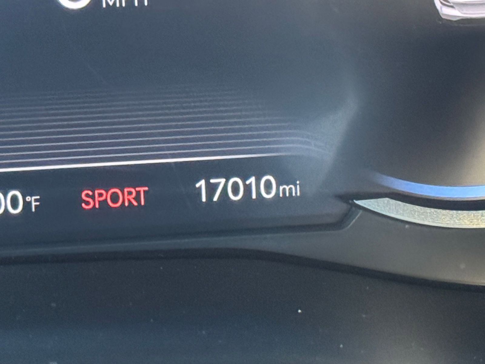 Used 2025 Genesis G70 2.5T image 40
