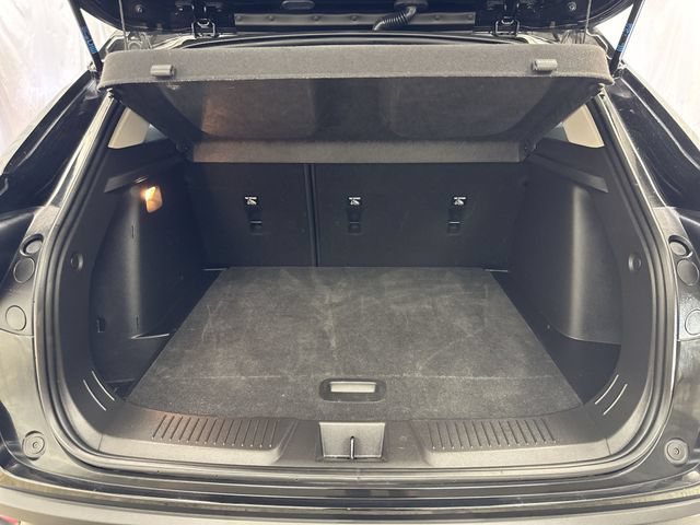 Certified 2025 Chevrolet Trax LT w/ LT Convenience Package FWD image 23