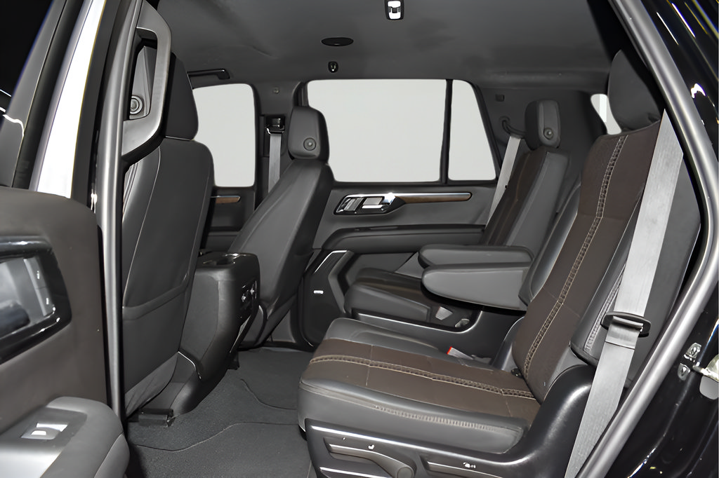 Used 2025 Chevrolet Tahoe High Country AWD/4WD image 28